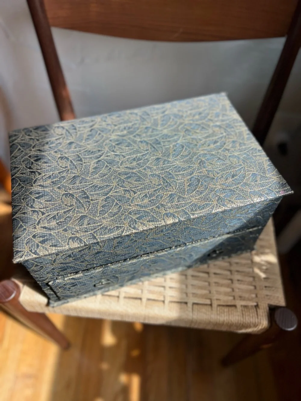 Vintage Hollywood Regency Jewelry Box Gold Brocade Velvet Organizer Chinoiserie